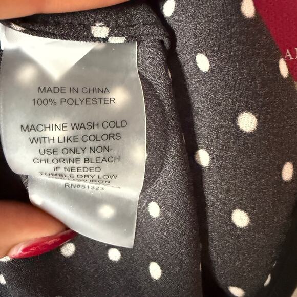 Vince Camuto sz S black‎ white polka dot sleeveless blouse NWT - Picture 5 of 11